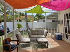 Family Getaway with Private Parking & Swimming Pool